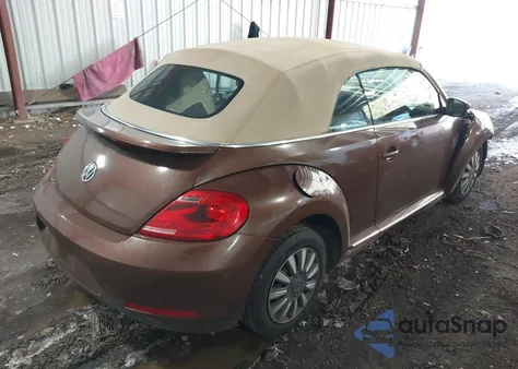 2013 Volkswagen Beetle 2.5L z USA, uszkodzony, nr VIN 3VW5X7AT9DM831483